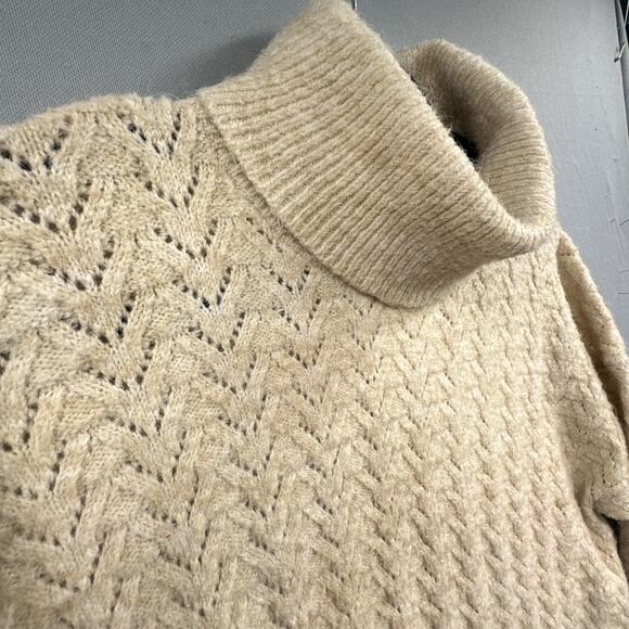 Old Navy Sweater L Turtleneck Knit Cozy Warm Soft Cream Neutral Capsule Preppy - Picture 2 of 14